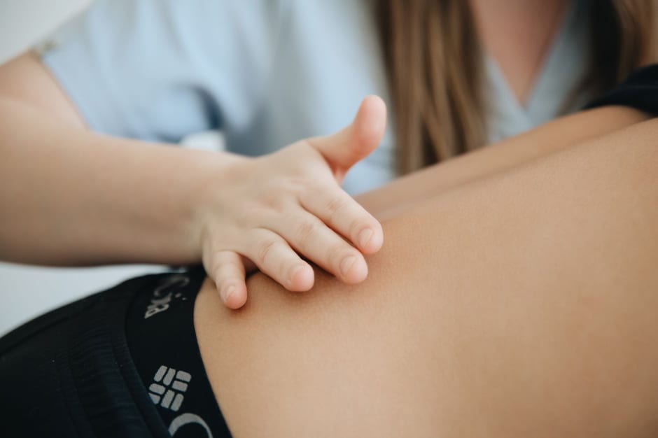 통증의학과 정형외과 재활의학과 차이, 어디부터 가야 할까 관련 도수치료 (참고 이미지)